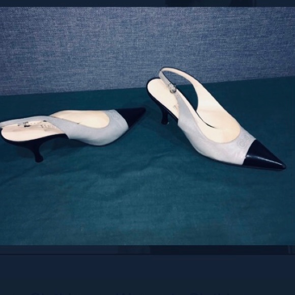 Salvatore Ferragamos Logo Sling backs - Picture 4 of 5